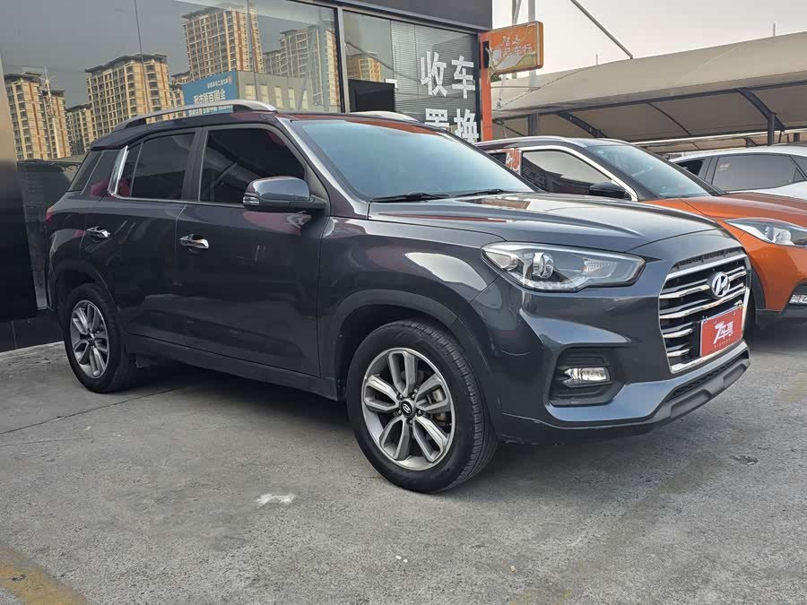 Hyundai Reina 2013 #4 Hyundai Reina 2013 car image #4