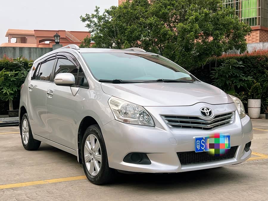 Toyota Reiz 2011 car image #4