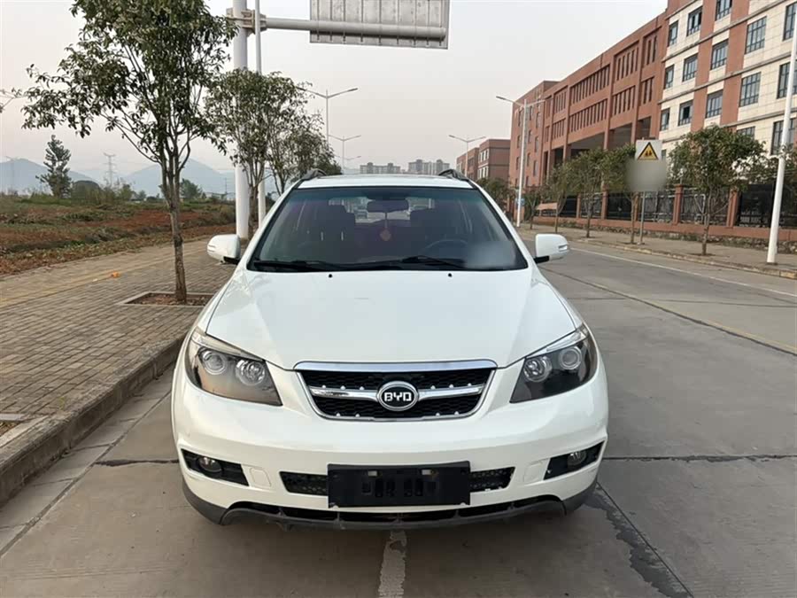 BYD S6 2013 #4 BYD S6 2013 car image #4