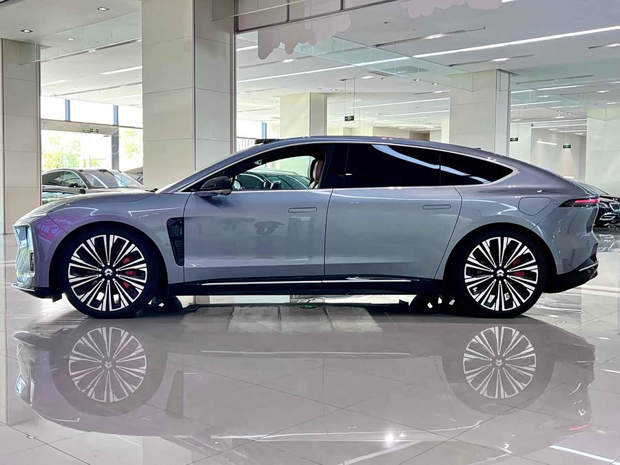 NIO ET9 2025 صورة سيارة #4