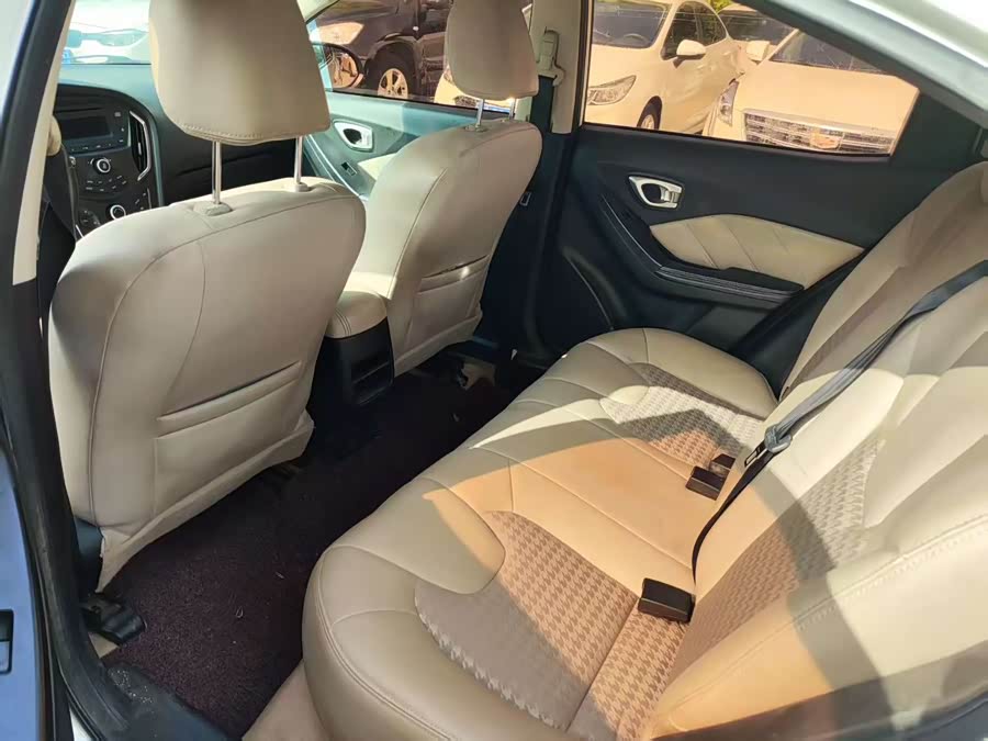 GAC Trumpchi GA3S 2014 #4 GAC Trumpchi GA3S 2014 car image #4