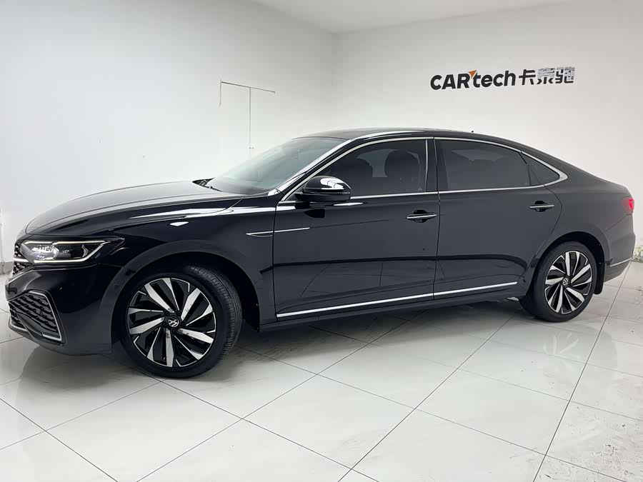Volkswagen Passat 2022 car image #4