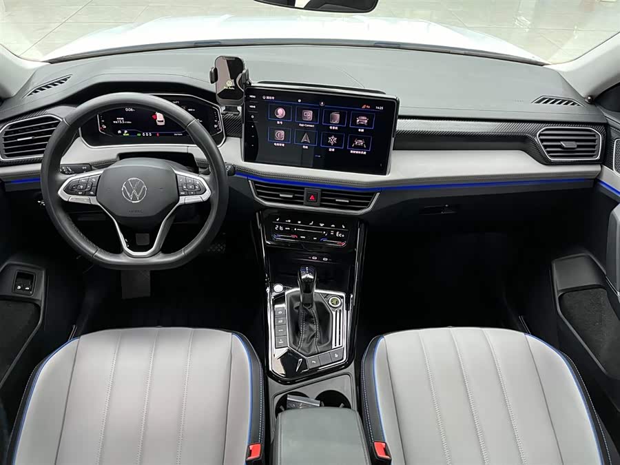 Volkswagen Tayron GTE 2022 car image #4