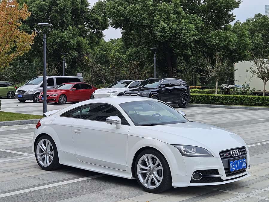 Audi TTS 2012 #4 Audi TTS 2012 car image #4