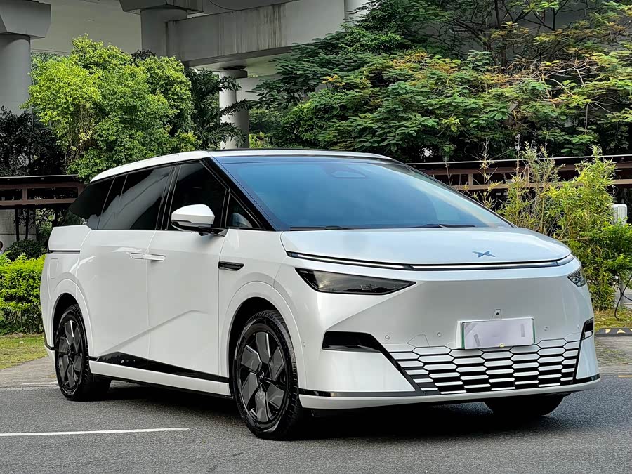 Xpeng X9 2024 immagine di auto #4