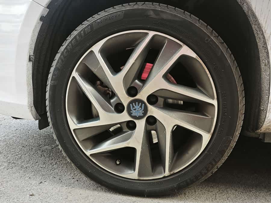 BYD Qin New Energy 2017 #4 BYD Qin New Energy 2017 car image #4