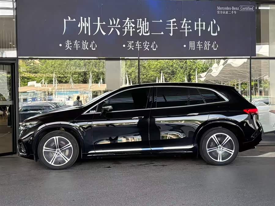 Mercedes-Benz EQS SUV 2023 car image #4