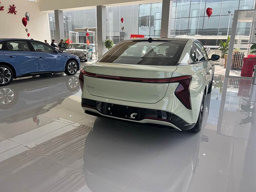 HongQi EH7 2025 #4 HongQi EH7 2025 car image #4