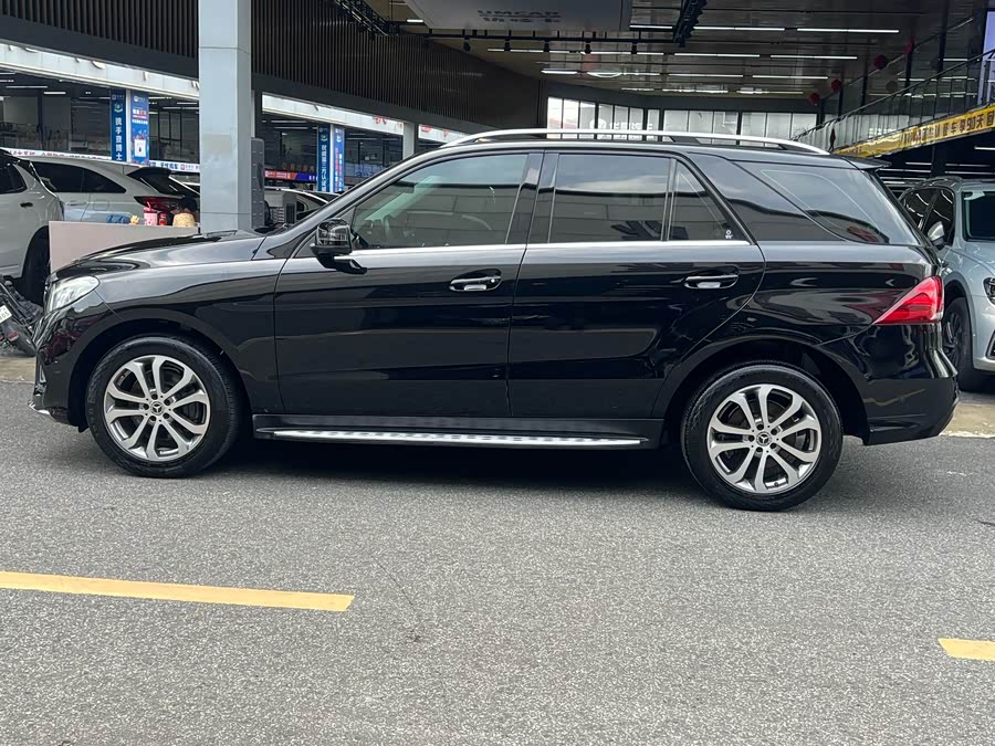 Mercedes-Benz GLE Class 2018 #4 Mercedes-Benz GLE Class 2018 car image #4