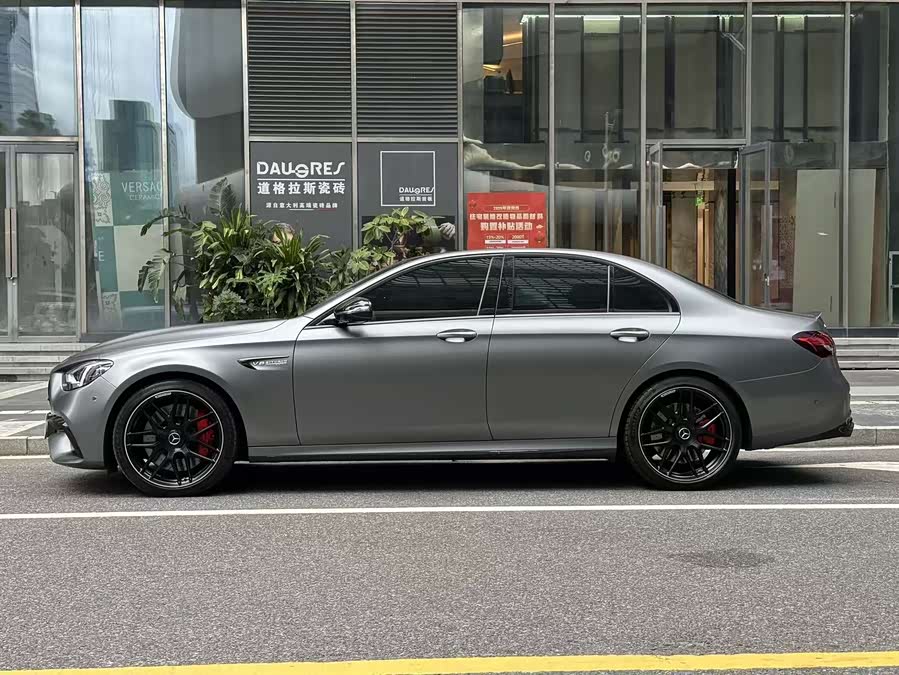 Mercedes-Benz E AMG 2021 صورة سيارة #4