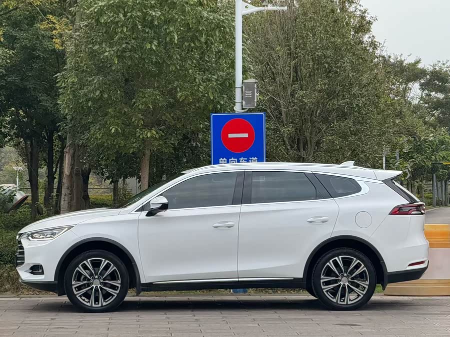 BYD Tang 2018 car image #4