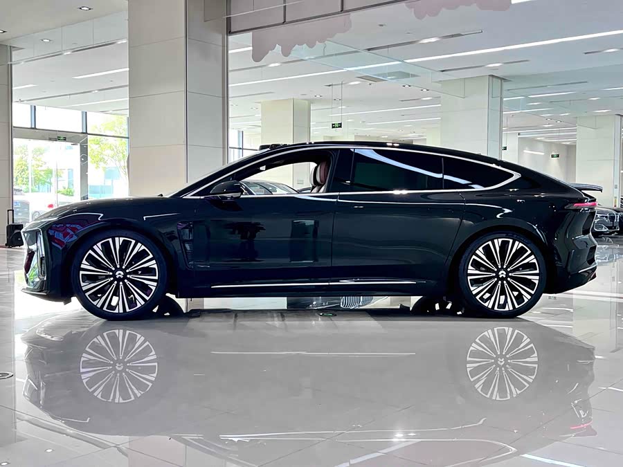 NIO ET9 2025 صورة سيارة #4