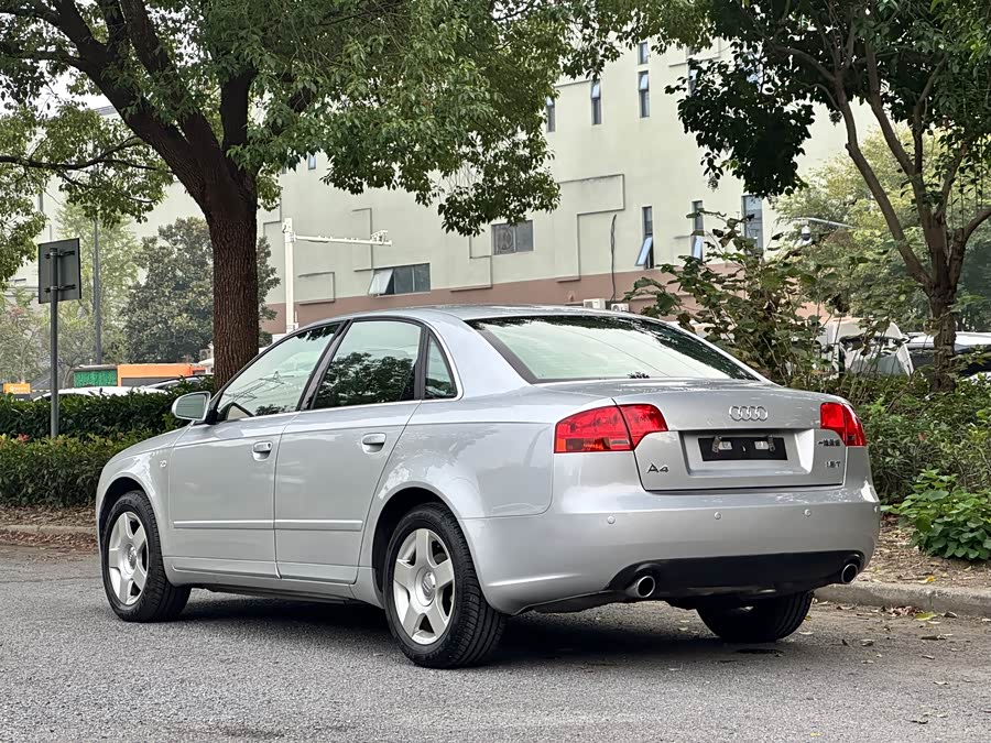 Audi A4 2007 car image #4