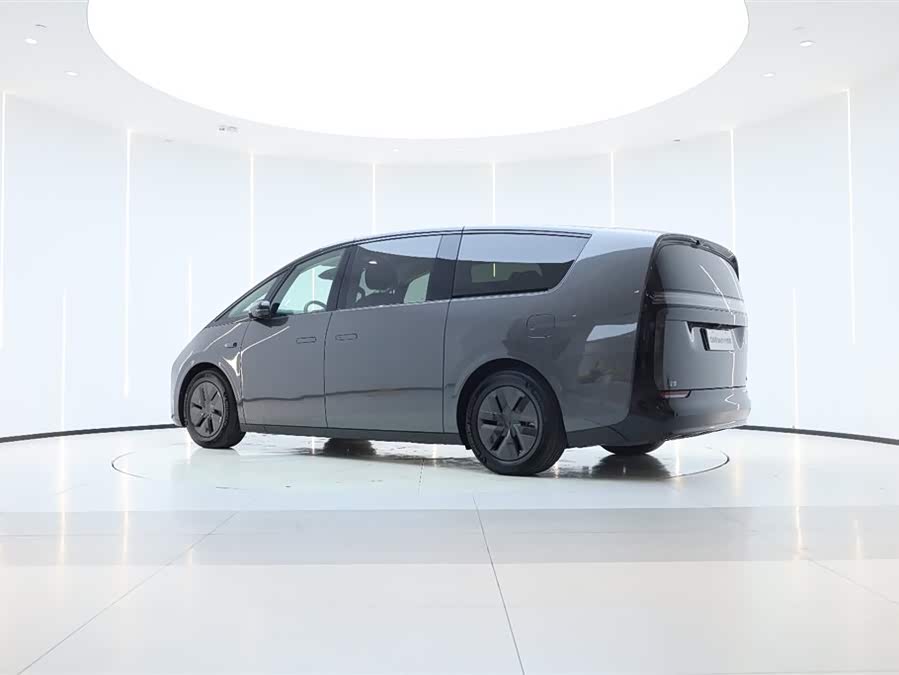 理想汽车 理想MEGA 2024 汽车图片 #4