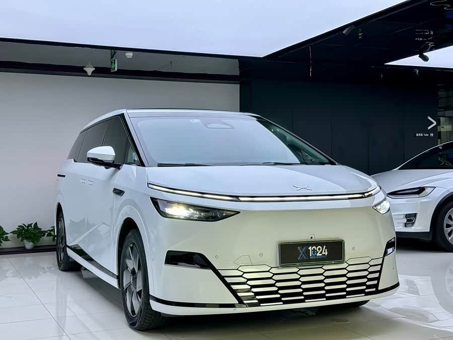 Xpeng X9 2024 immagine di auto #4