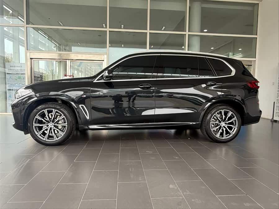 BMW X5 2022 car image #4