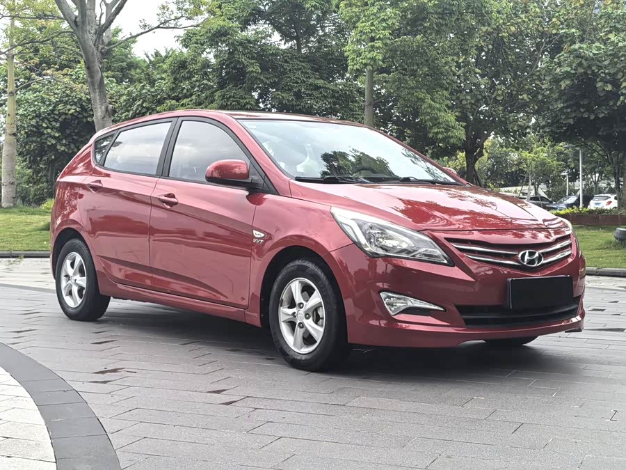Mazda Reina Hatchback 2014 #4 Mazda Reina Hatchback 2014 car image #4