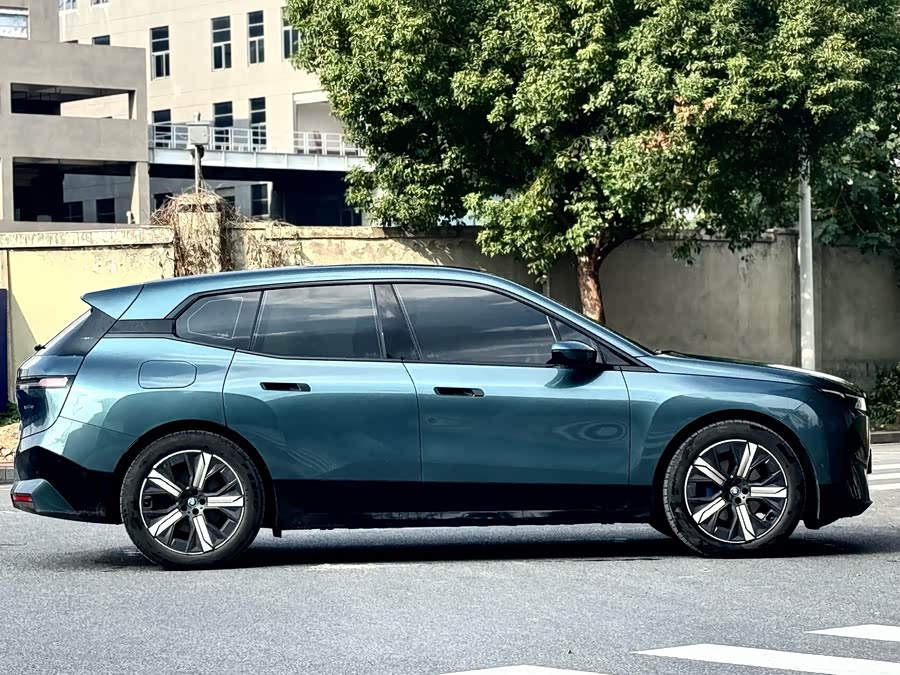 BMW iX 2024 #4 BMW iX 2024 car image #4