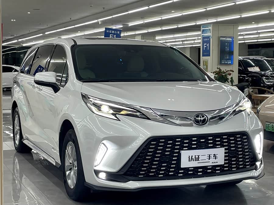 Toyota Granvia 2024 immagine di auto #4