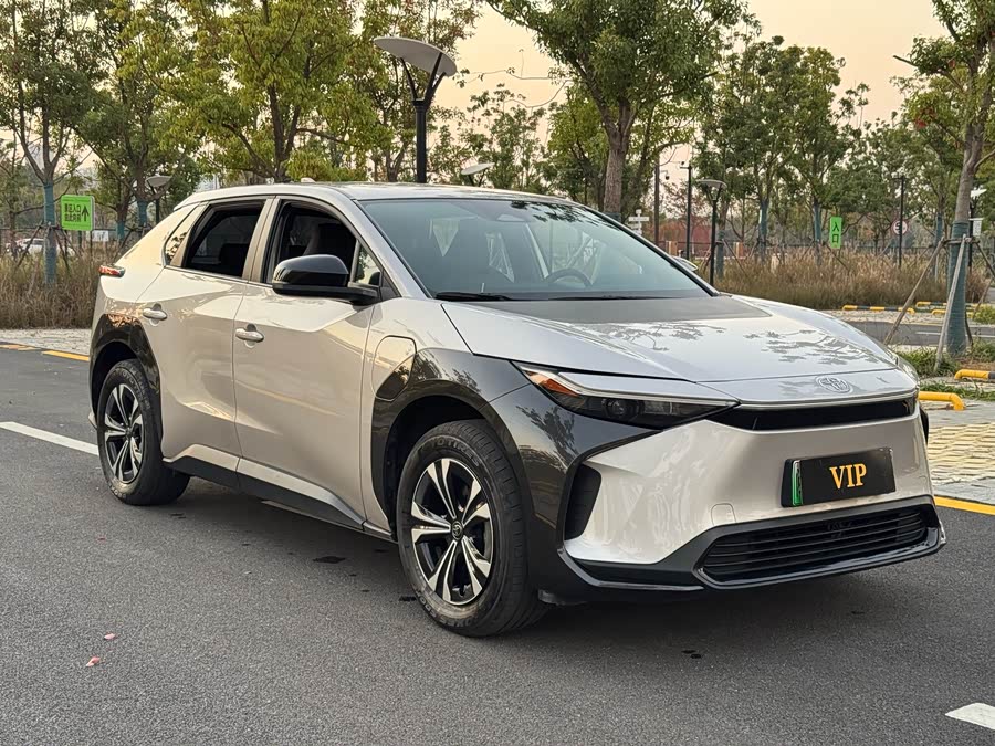 Toyota bZ4X 2022 immagine di auto #4