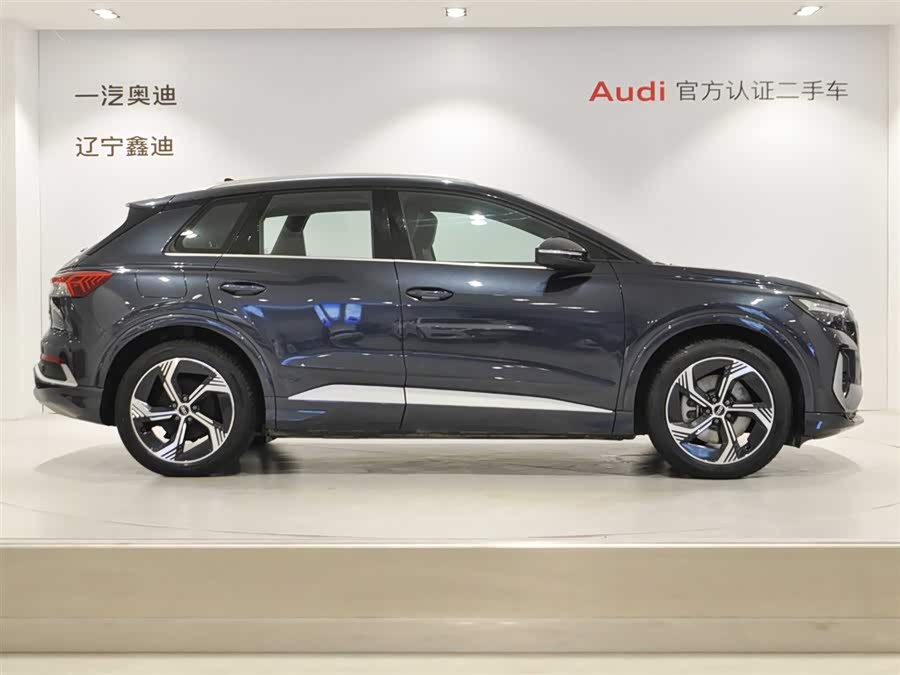 Audi Q4 e-tron 2023 صورة سيارة #4