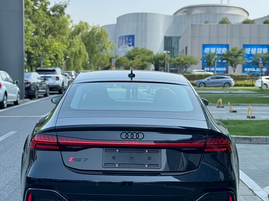 Audi RS 7 2025 car image #4