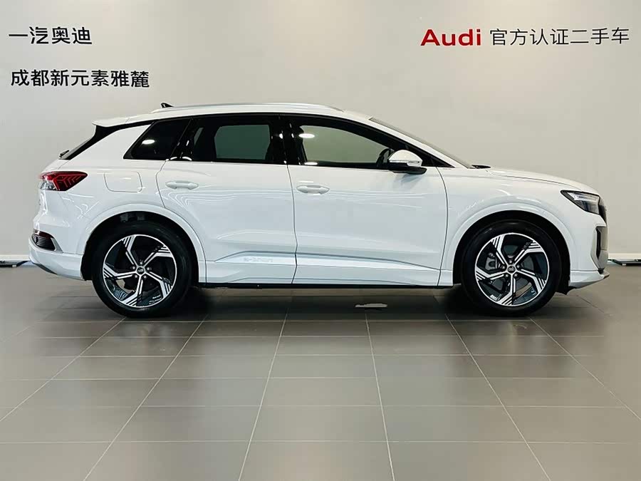 Audi Q4 e-tron 2024 صورة سيارة #4