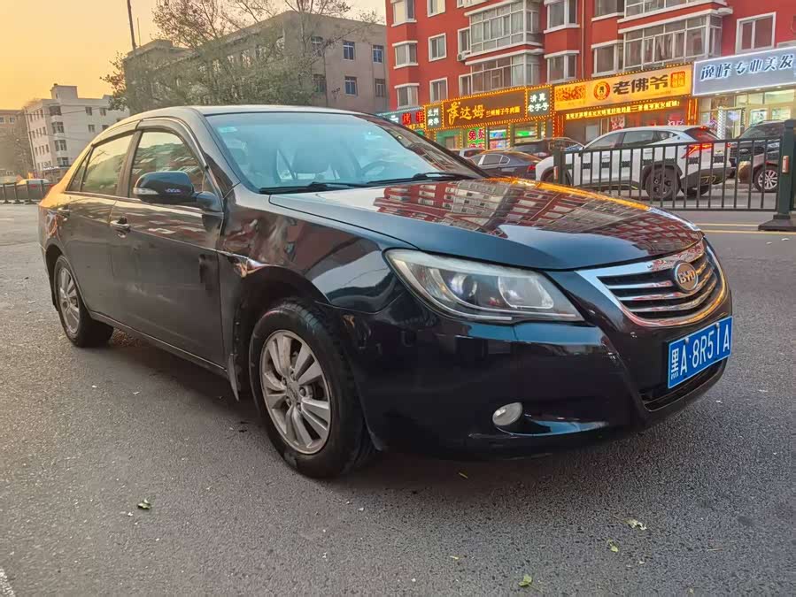 BYD G6 2011 car image #4