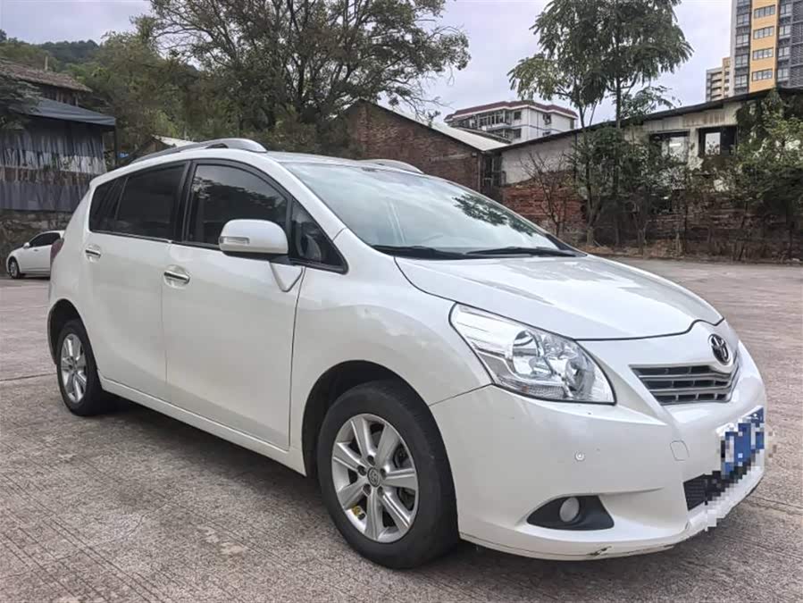 Toyota Reiz 2012 صورة سيارة #4