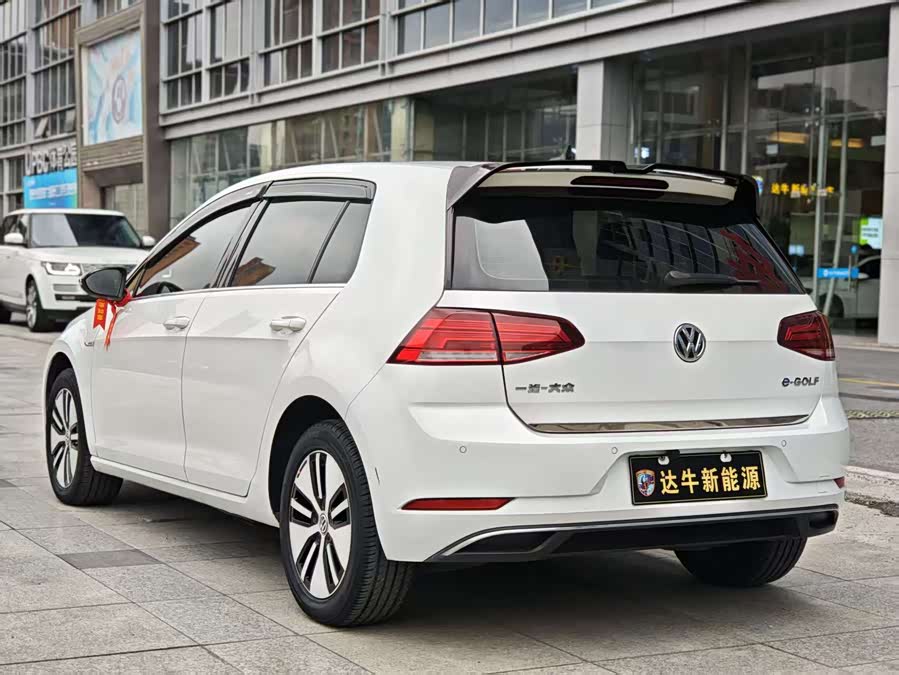 Volkswagen Golf Pure Electric 2021 imagen de coche #4