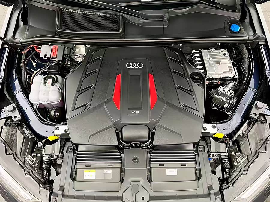 Audi SQ7 2024 car image #4