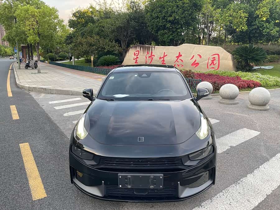 Lynk & Co 03 2020 car image #4