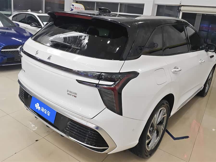 HongQi HS3 2023 #4 HongQi HS3 2023 car image #4