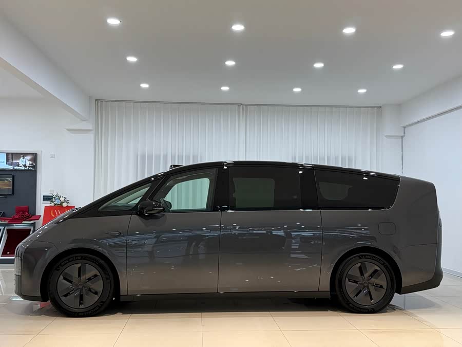 理想汽车 理想MEGA 2024 汽车图片 #4