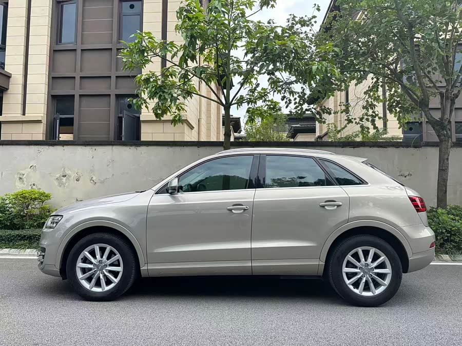 Audi Q3 (Imported) 2013 car image #4