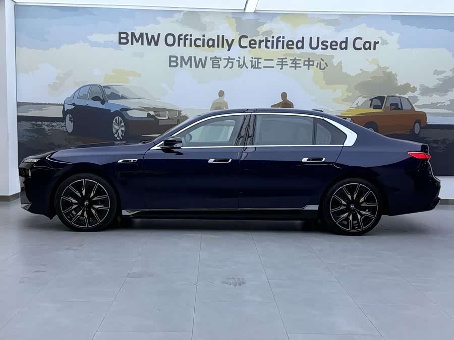 BMW M760Le #4 BMW M760Le car image #4