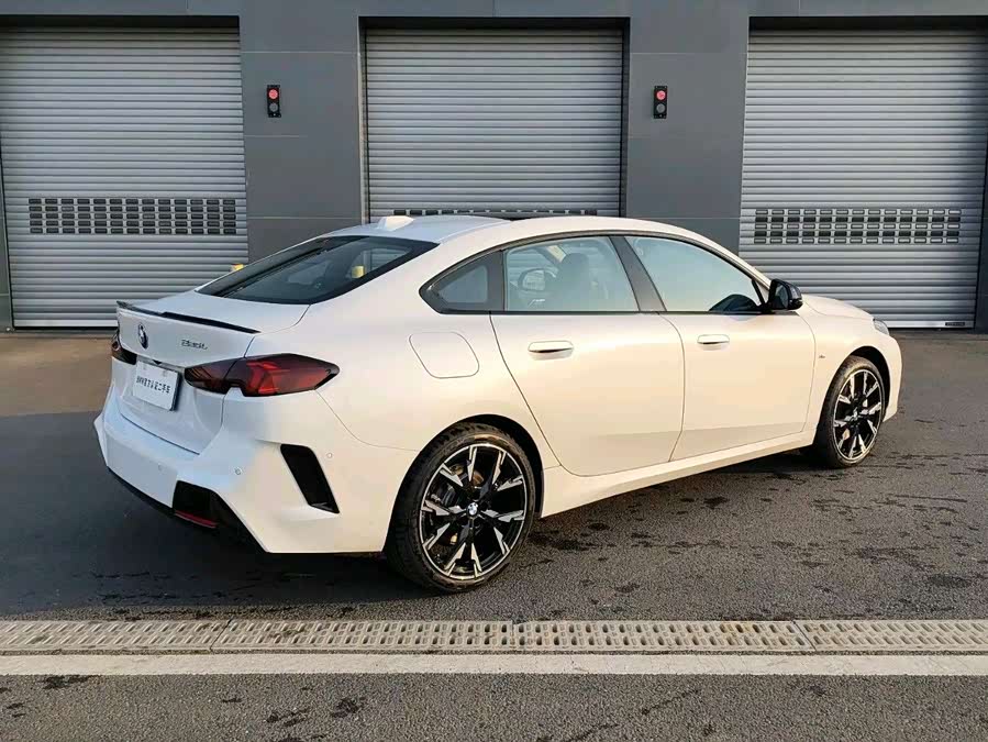 BMW 2 Series 2025 car image #4