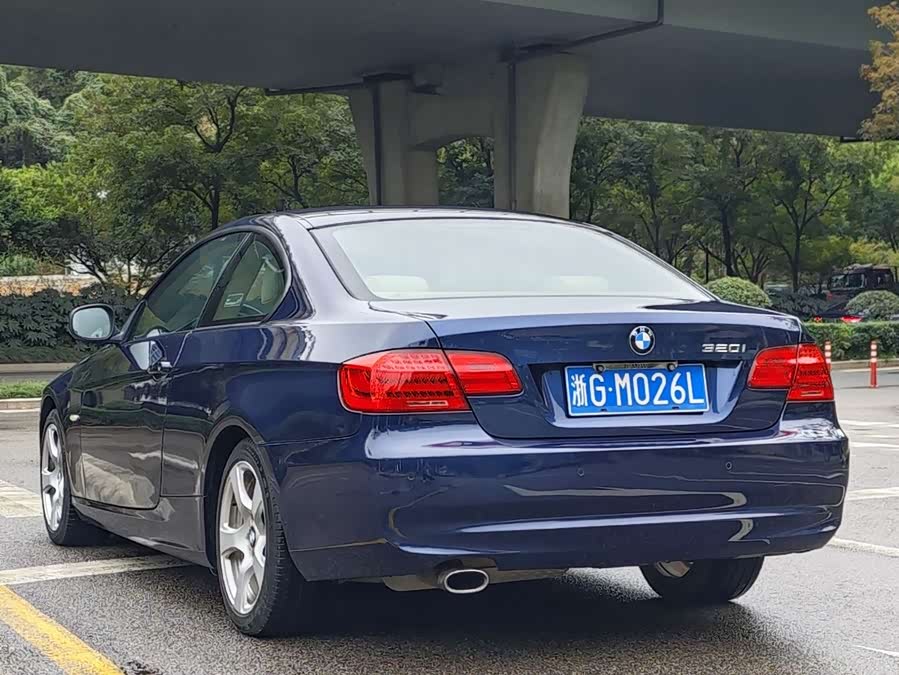 BMW 3 Series (Imported) 2011 car image #4