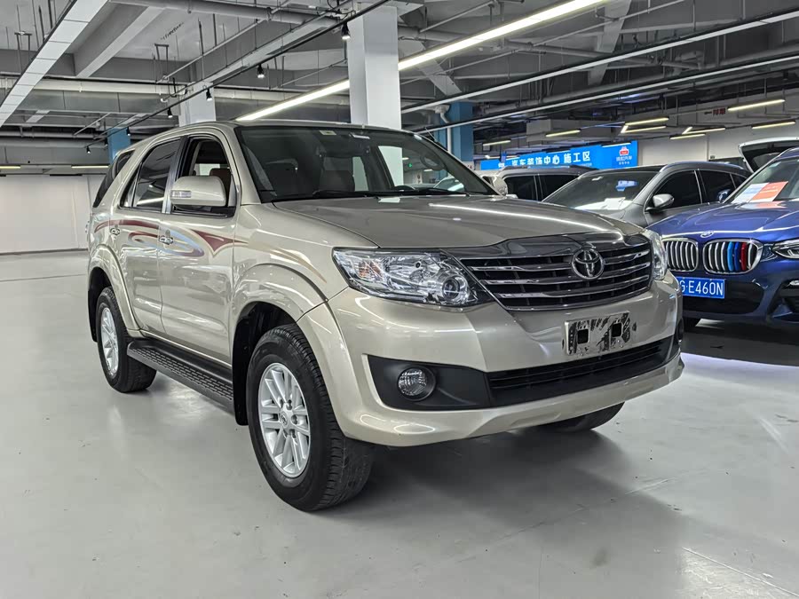 Toyota Fortuner 2015 immagine di auto #4