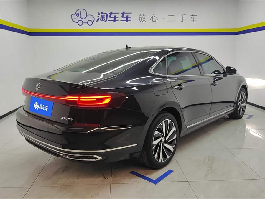Volkswagen Passat 2023 car image #4