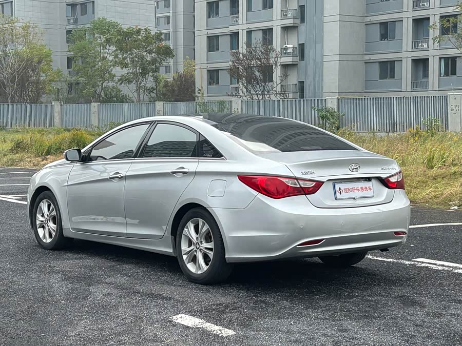 Hyundai Sonata 2012 car image #4