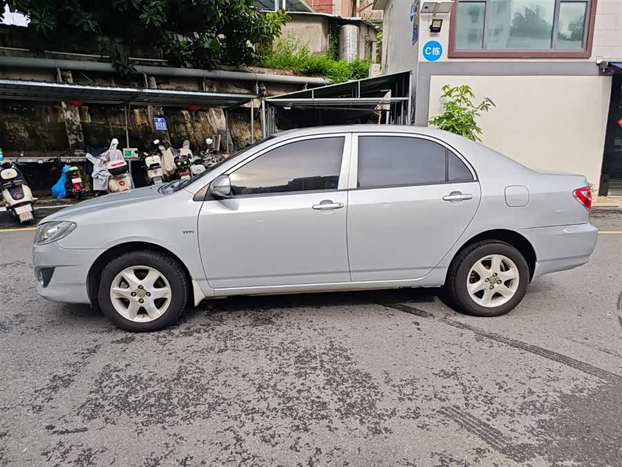 Toyota Reiz 2013 immagine di auto #4