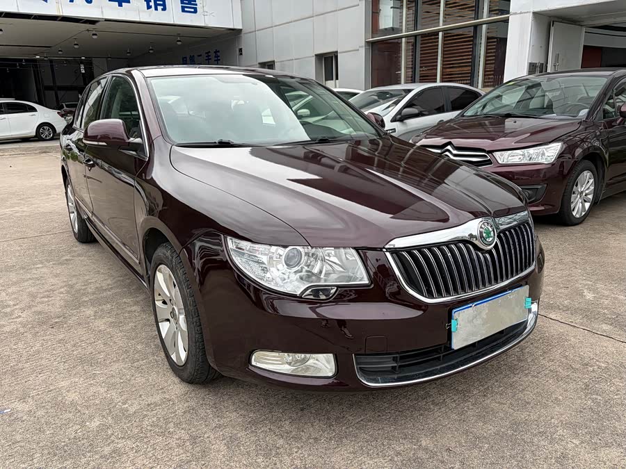 Skoda Superb 2013 car image #4