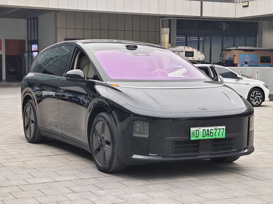 Li i8 2025 изображение автомобиля #4