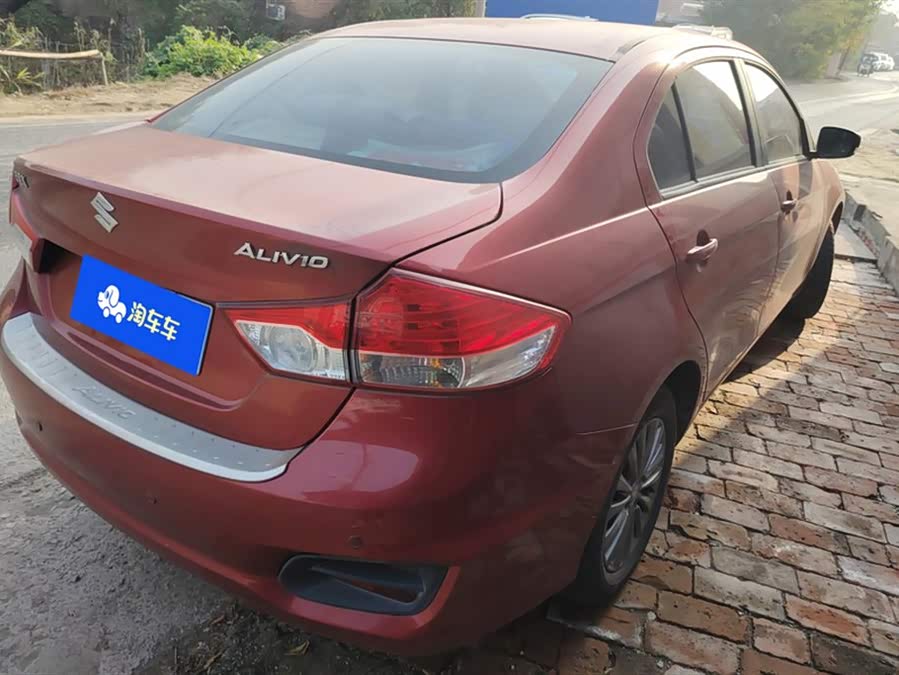 Suzuki Ciaz 2015 изображение автомобиля #4