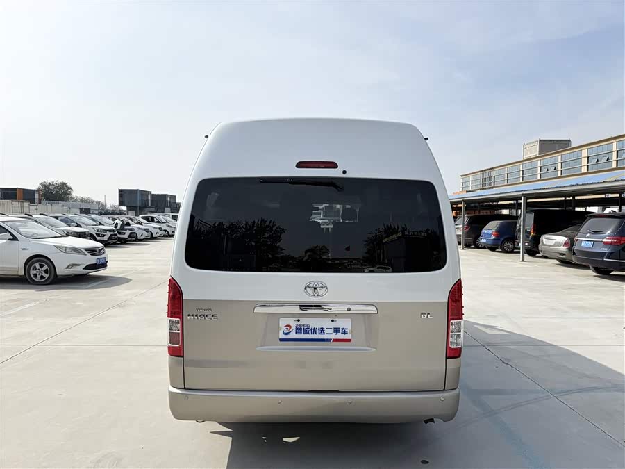 Toyota Hiace 2016 car image #4