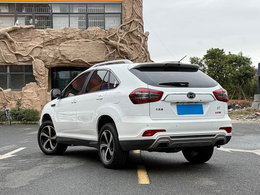 BYD S7 2018 #4 BYD S7 2018 car image #4