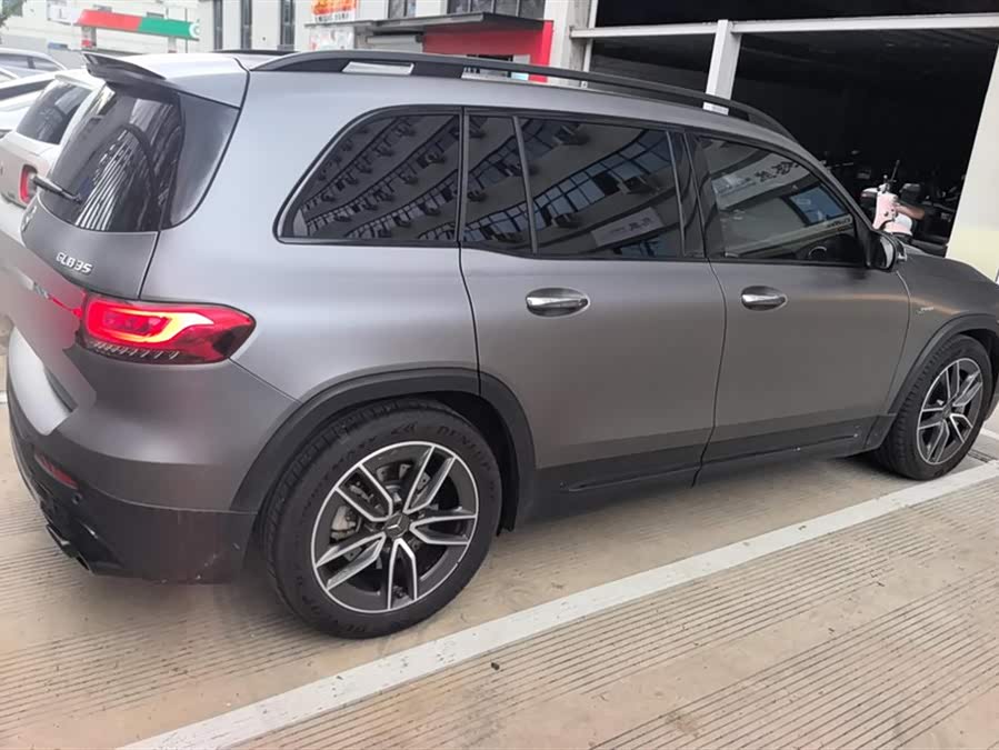 Mercedes-Benz GLB AMG 2023 imagen de coche #4