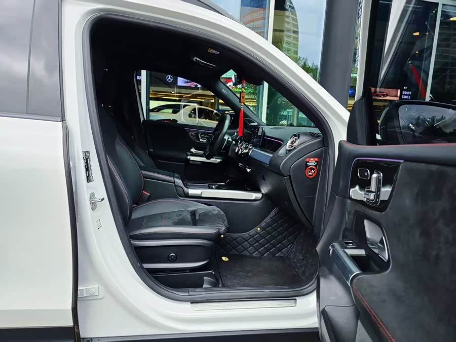 Mercedes-Benz GLB AMG 2024 изображение автомобиля #4