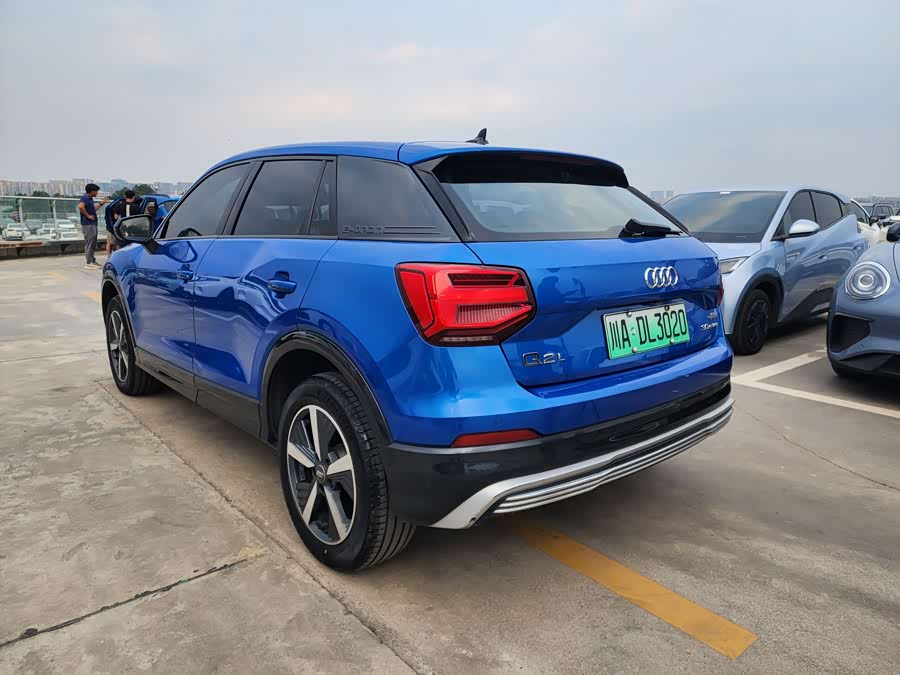 Audi Q2L e-tron 2020 car image #4